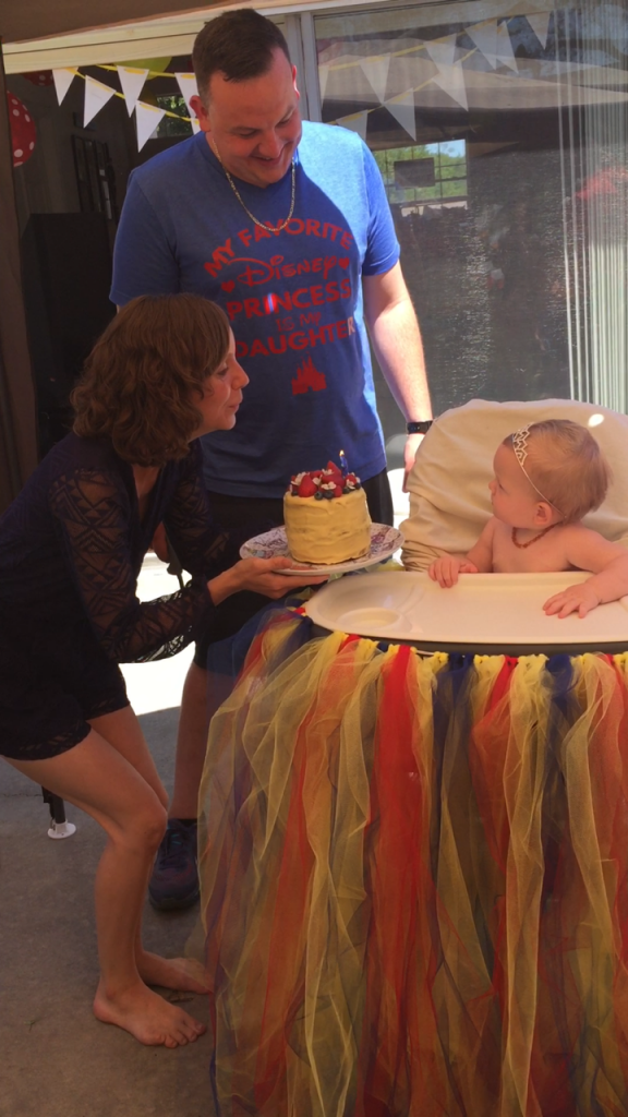 payton 1st birthday with parents and all natural smash cake