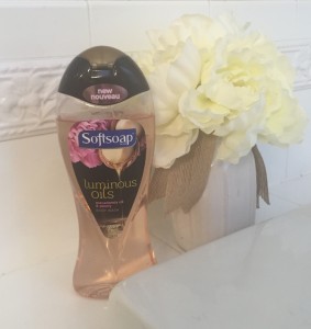 soaftsoap luminous oils Macadamia Oil and Peony Body Wash