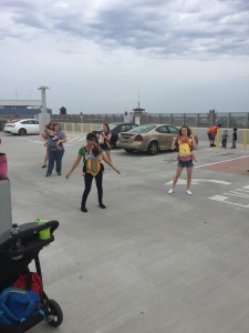 Babywearing-Flashmobbing-Mommies 3